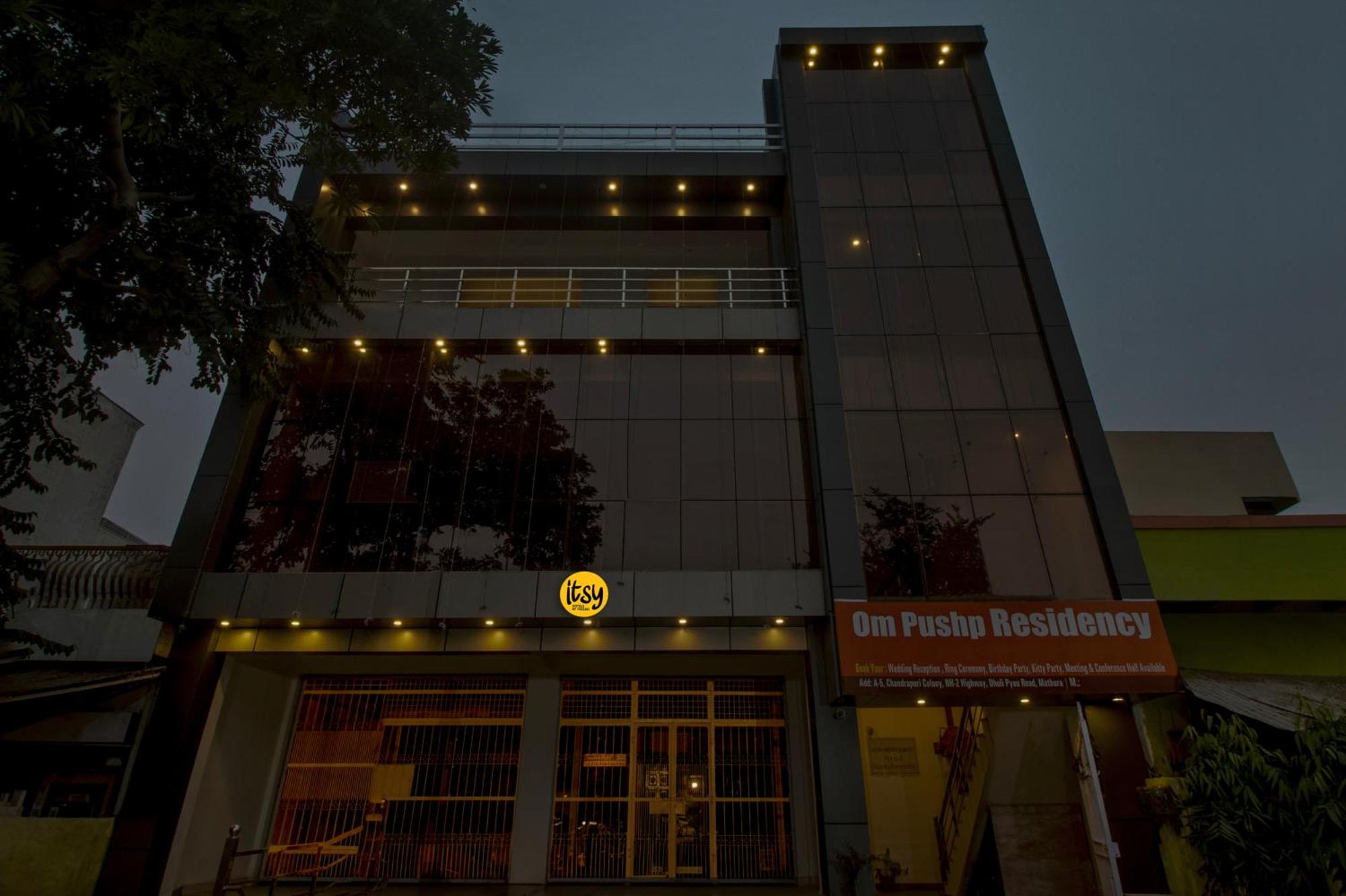 Hotel O Om Pushp Residency Mathura Exterior foto