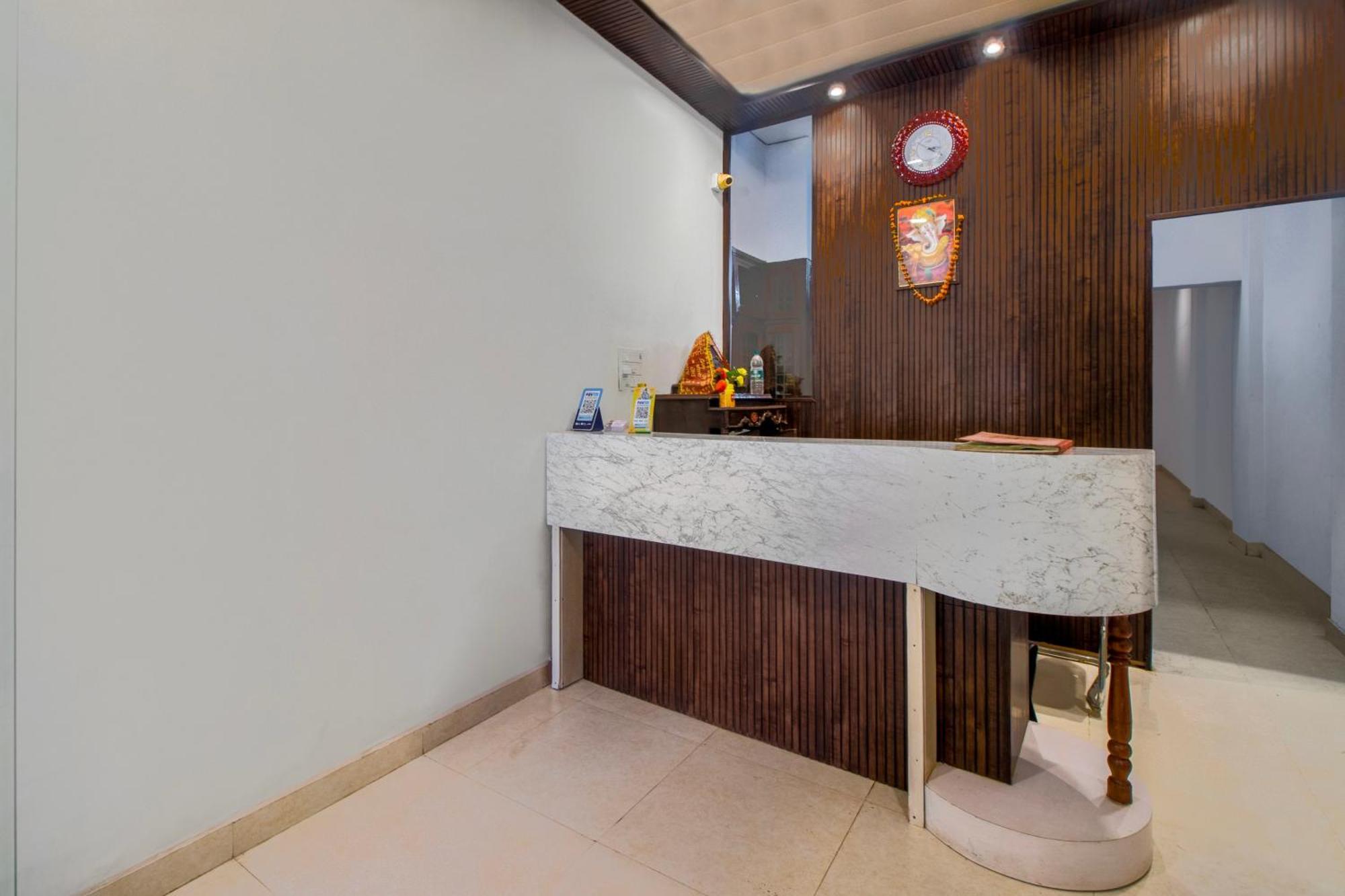 Hotel O Om Pushp Residency Mathura Exterior foto