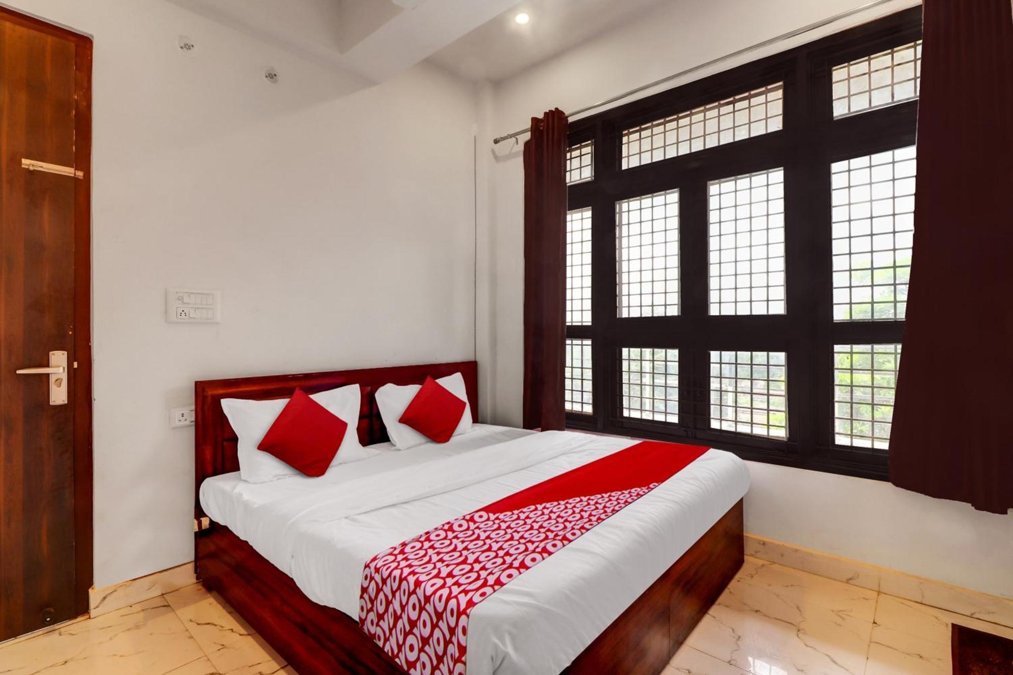 Hotel O Om Pushp Residency Mathura Exterior foto